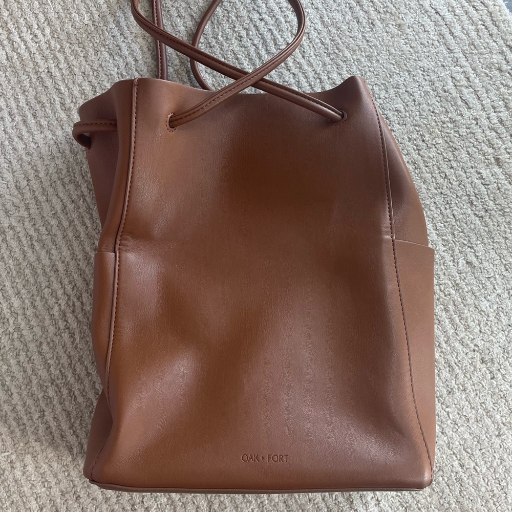 Oak + Fort Bucket Style Bag